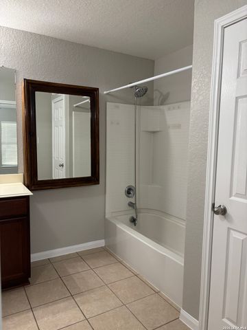 6547 Luckey Sq, San Antonio, TX 78252