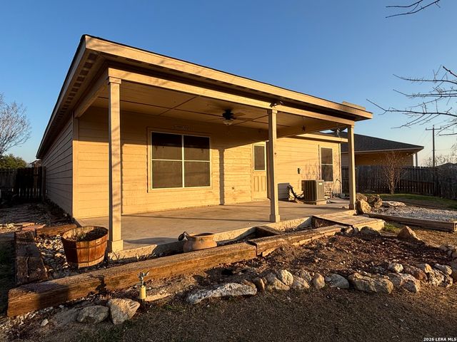 6547 Luckey Sq, San Antonio, TX 78252