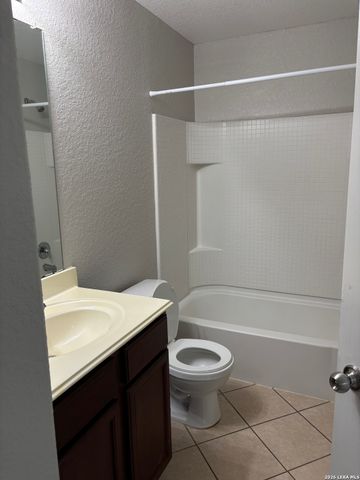 6547 Luckey Sq, San Antonio, TX 78252