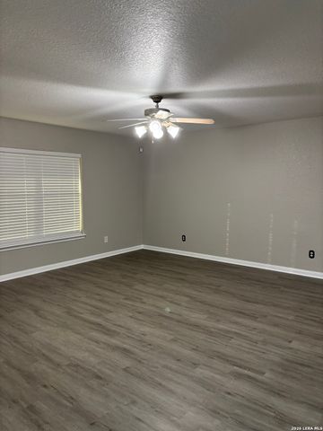 6547 Luckey Sq, San Antonio, TX 78252