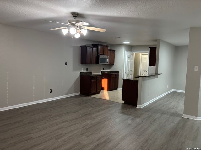 6547 Luckey Sq, San Antonio, TX 78252