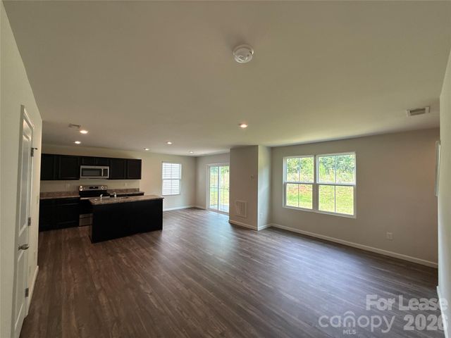 4208 Bowline Drive, Charlotte, NC 28269