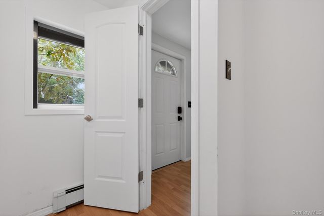 2084 Washington Street, Merrick, NY 11566