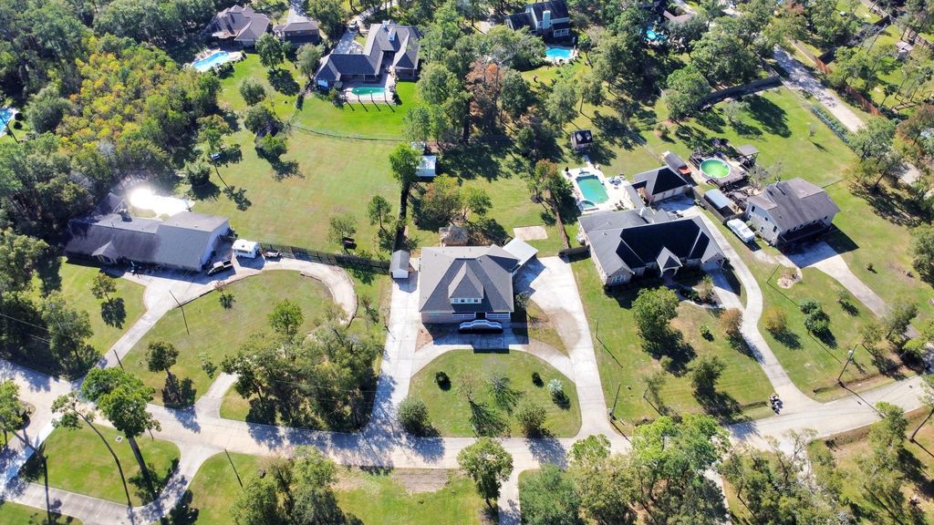 1019 N Country Club Drive, La Porte, TX 77571