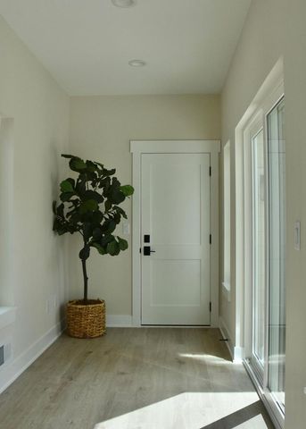 6253 W Foxtown DRIVE, Mequon, WI 53092