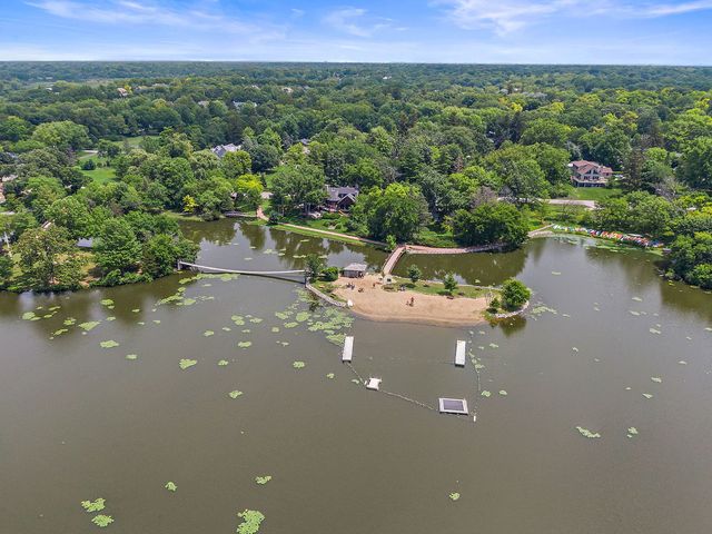 26709 W Leon Drive, Tower Lakes, IL 60010
