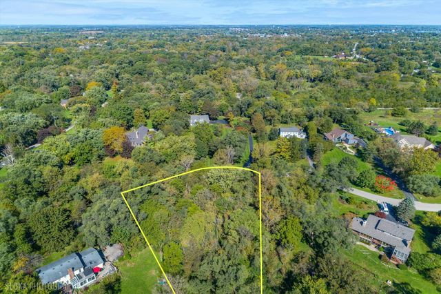 26709 W Leon Drive, Tower Lakes, IL 60010