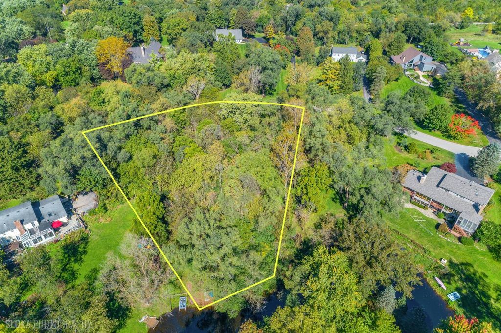 26709 W Leon Drive, Tower Lakes, IL 60010