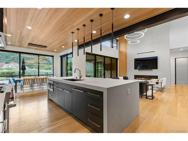 8111 Galileo Way, Littleton, CO 80125