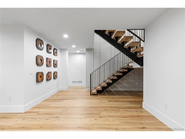 8111 Galileo Way, Littleton, CO 80125