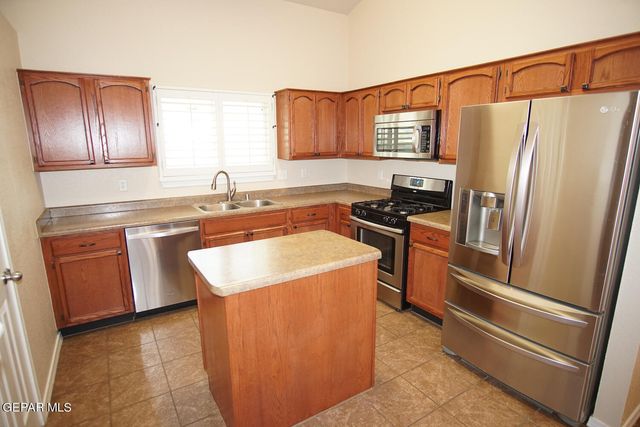 7133 MESQUITE TREE Lane, El Paso, TX 79934