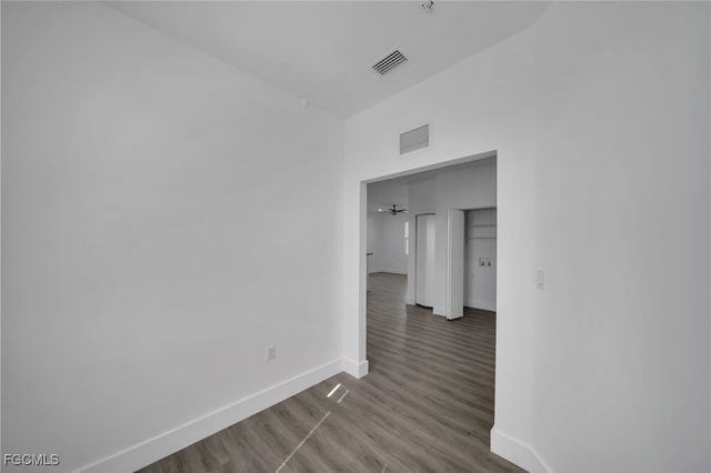 275 SW 4th ST 220, Cape Coral, FL 33991