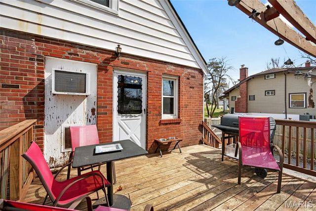 2711 Sims Avenue, Overland, MO 63114