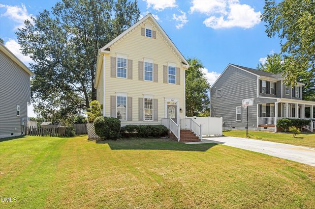324 Mccarthy Drive, Clayton, NC 27527