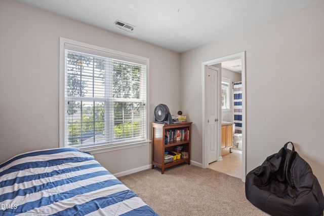 324 Mccarthy Drive, Clayton, NC 27527