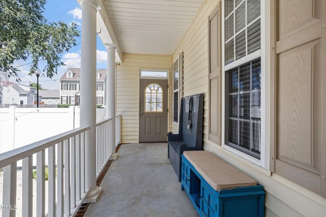 324 Mccarthy Drive, Clayton, NC 27527