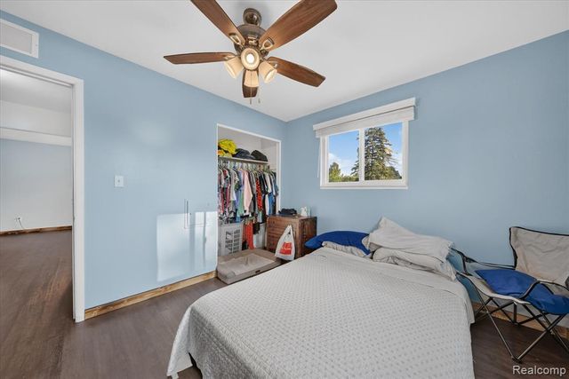 31882 Lynne Drive, Rockwood, MI 48173