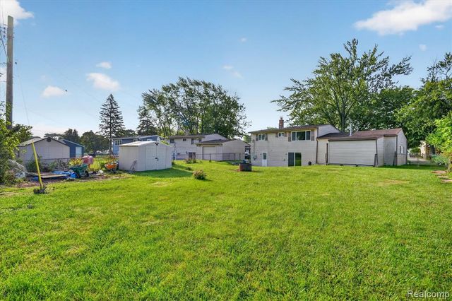 31882 Lynne Drive, Rockwood, MI 48173