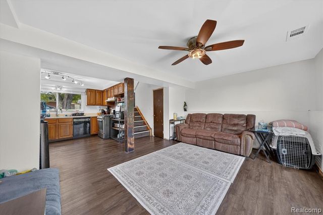 31882 Lynne Drive, Rockwood, MI 48173