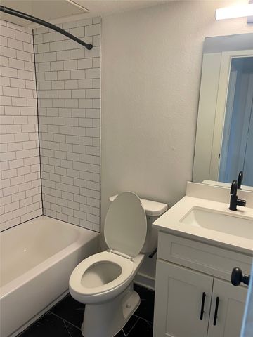 321 E 8th Street 203, Dallas, TX 75203