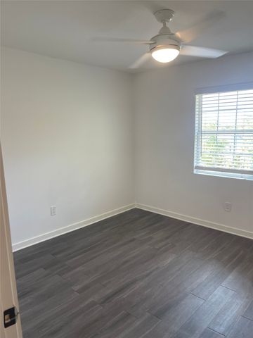 321 E 8th Street 203, Dallas, TX 75203