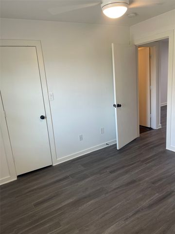 321 E 8th Street 203, Dallas, TX 75203