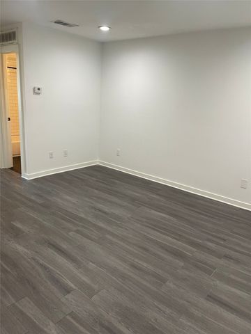 321 E 8th Street 203, Dallas, TX 75203