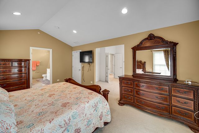 22 Red Tail Drive, Hawthorn Woods, IL 60047