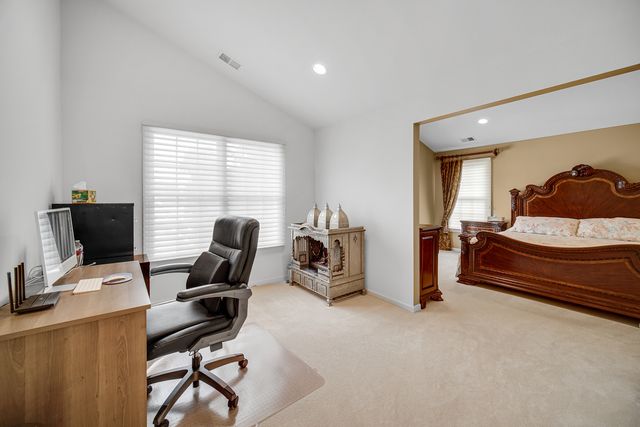 22 Red Tail Drive, Hawthorn Woods, IL 60047