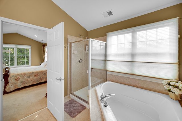 22 Red Tail Drive, Hawthorn Woods, IL 60047