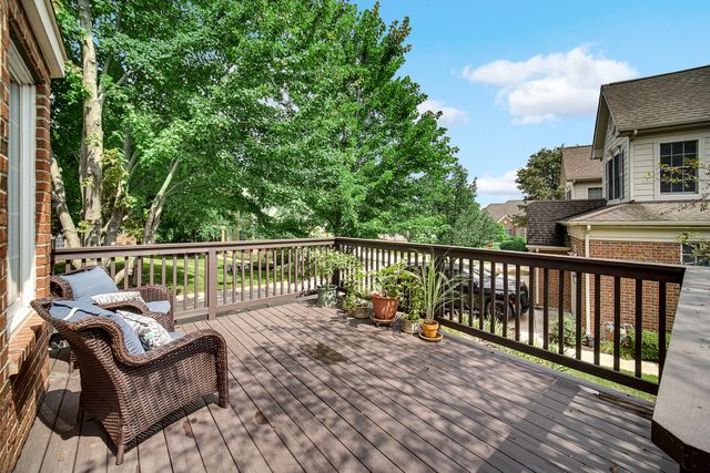 22 Red Tail Drive, Hawthorn Woods, IL 60047