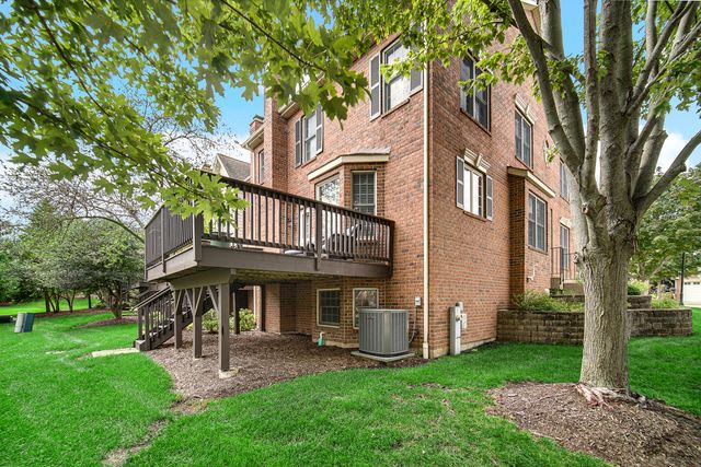 22 Red Tail Drive, Hawthorn Woods, IL 60047