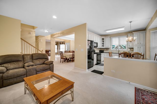 22 Red Tail Drive, Hawthorn Woods, IL 60047