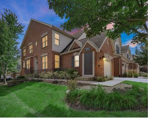 22 Red Tail Drive, Hawthorn Woods, IL 60047