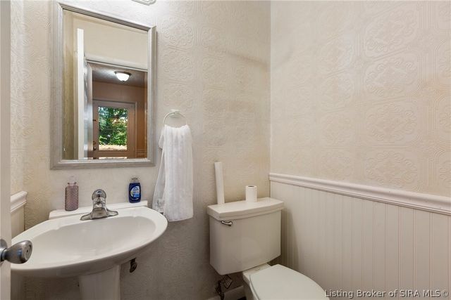 1700 Tennyson Drive, Clarksville, IN 47129