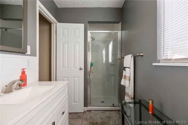 1700 Tennyson Drive, Clarksville, IN 47129