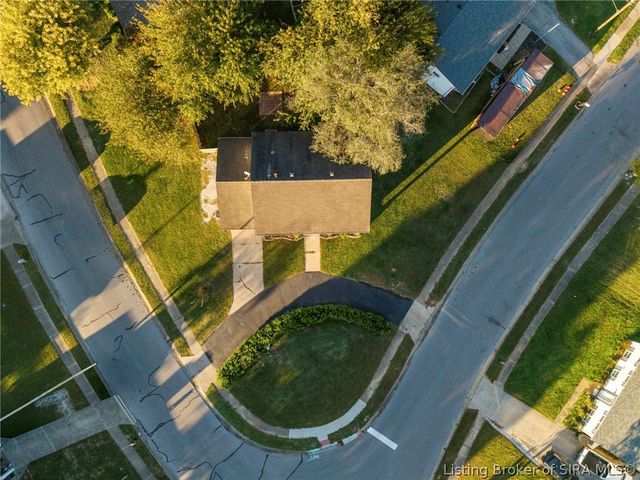1700 Tennyson Drive, Clarksville, IN 47129