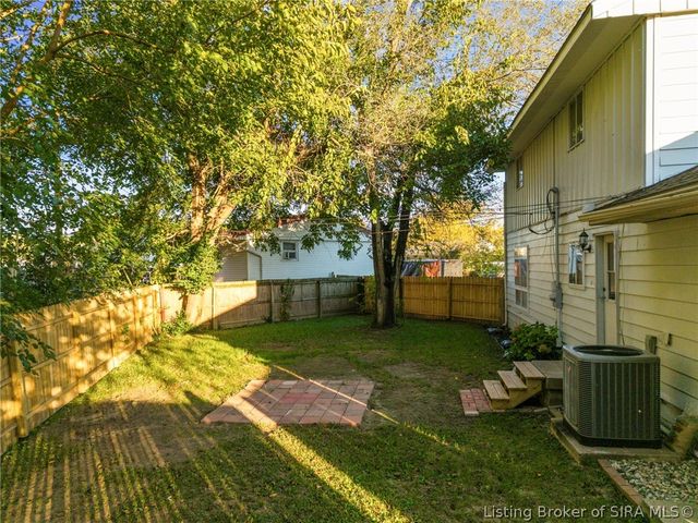 1700 Tennyson Drive, Clarksville, IN 47129