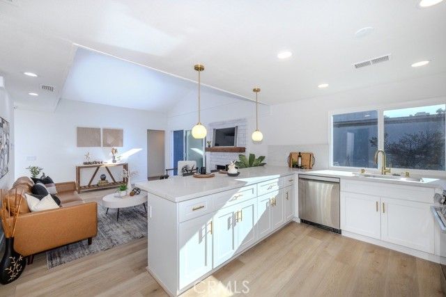 14452 Denbigh Lane, Tustin, CA 92780