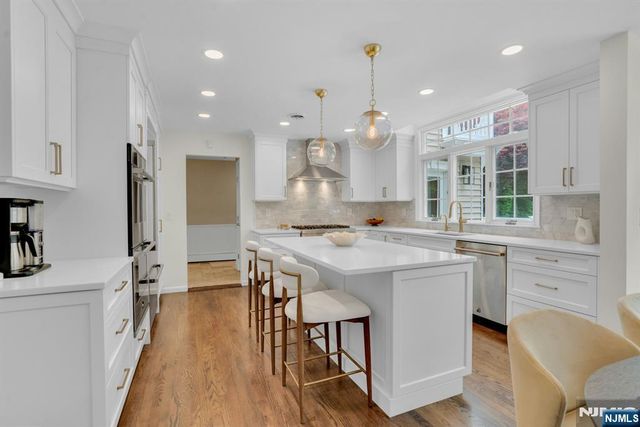 48 Hopper Farm Road, Upper Saddle River, NJ 07458