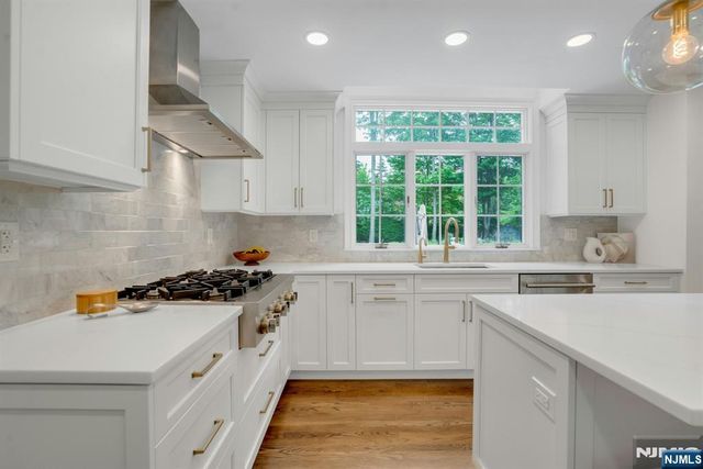 48 Hopper Farm Road, Upper Saddle River, NJ 07458