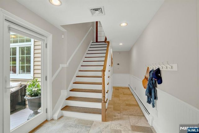 48 Hopper Farm Road, Upper Saddle River, NJ 07458