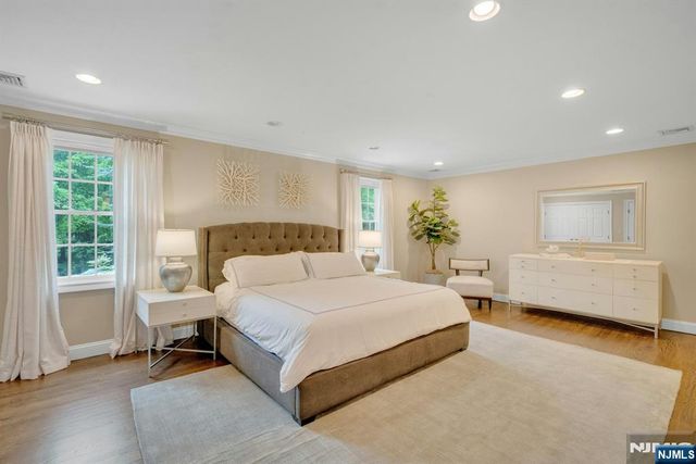 48 Hopper Farm Road, Upper Saddle River, NJ 07458