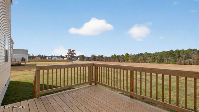 40 Charlies Bend Way, Spring Lake, NC 28390