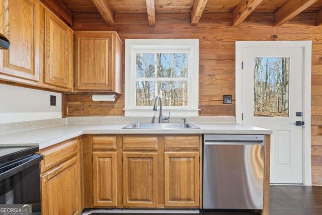 437 Twin Lakes Drive, Canton, GA 30115