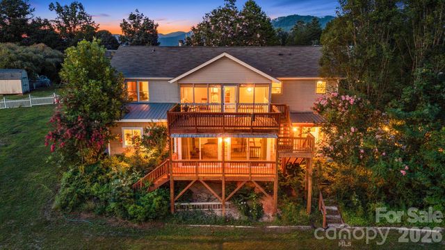 6 Arrowhead Lane, Weaverville, NC 28787