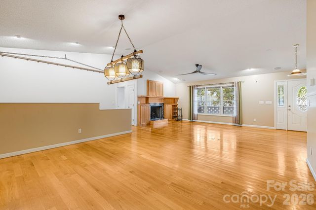 6 Arrowhead Lane, Weaverville, NC 28787