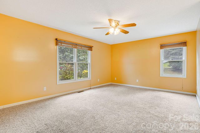 6 Arrowhead Lane, Weaverville, NC 28787