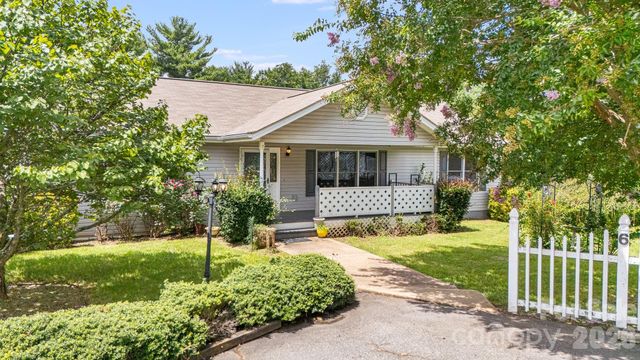 6 Arrowhead Lane, Weaverville, NC 28787