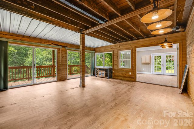 6 Arrowhead Lane, Weaverville, NC 28787